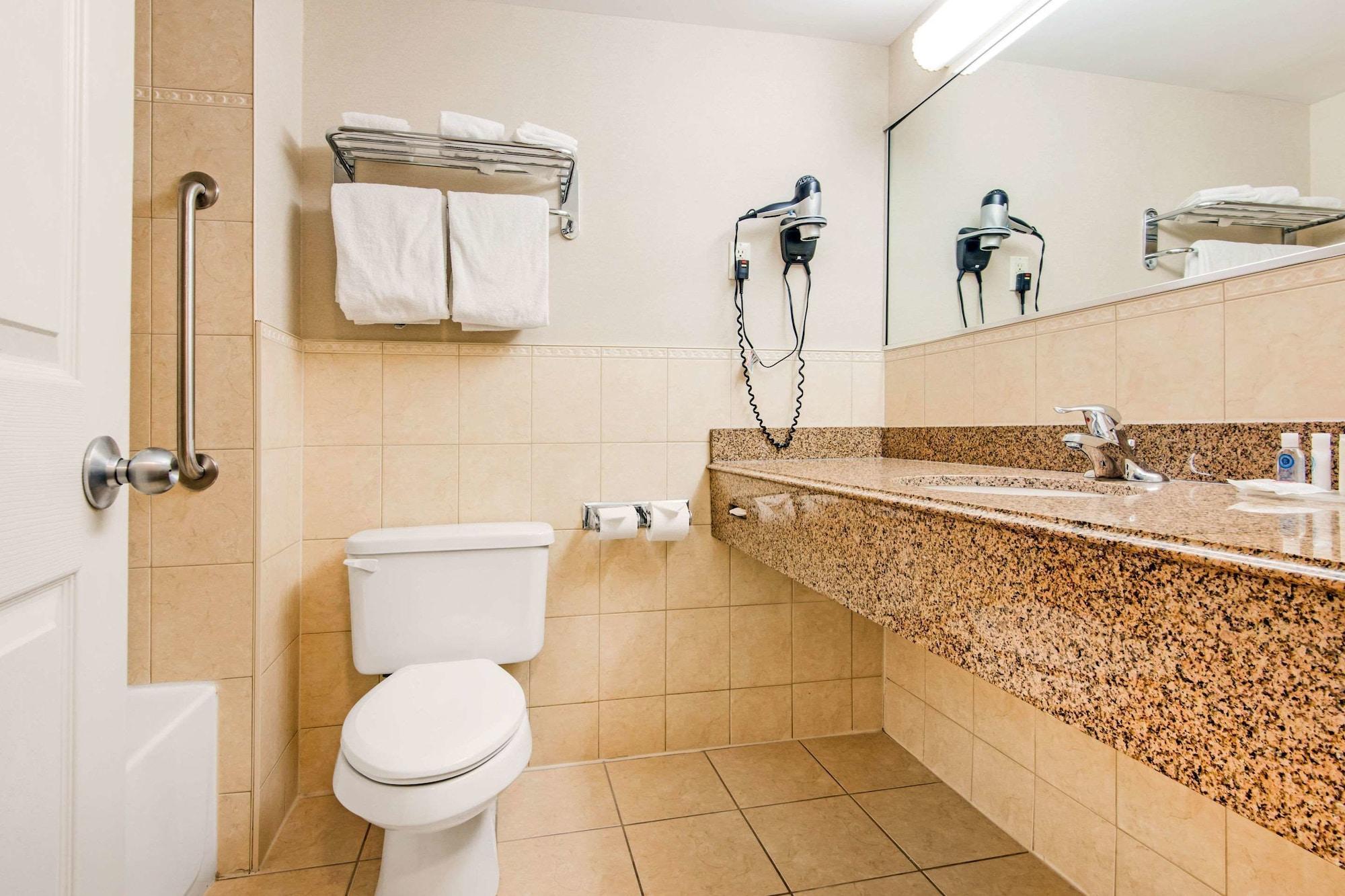 Comfort Fallsview Inn