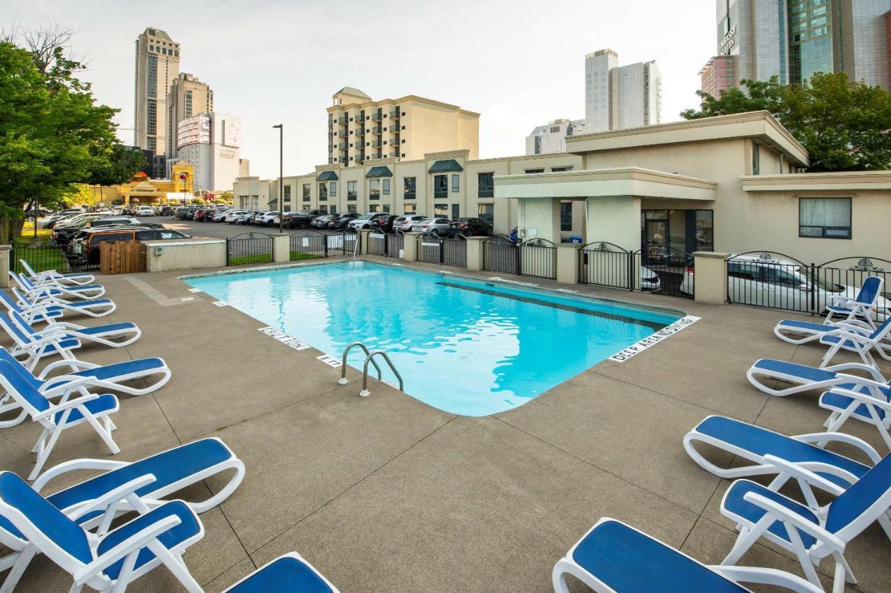 Comfort Fallsview 3* Niagara Falls