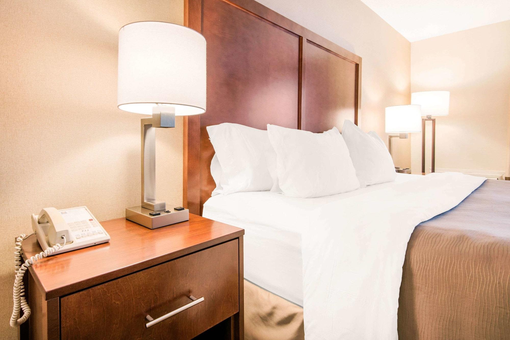 Comfort Fallsview Inn